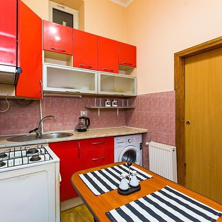 Біля Дзиги Сучасна Квартира На Вулиці Вірменській 35 Lviv Exterior foto