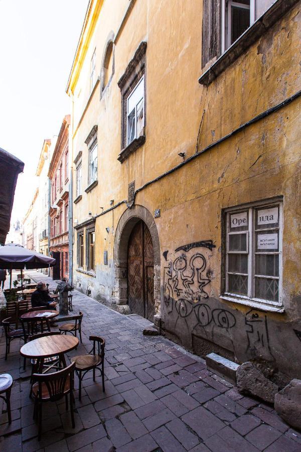 Біля Дзиги Сучасна Квартира На Вулиці Вірменській 35 Lviv Exterior foto