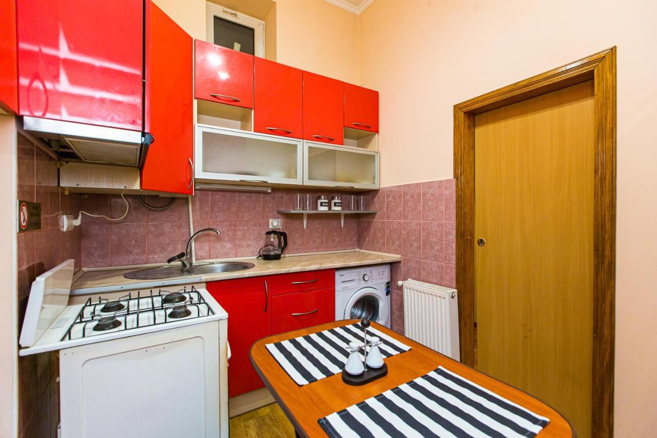 Біля Дзиги Сучасна Квартира На Вулиці Вірменській 35 Lviv Exterior foto