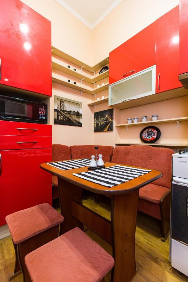 Біля Дзиги Сучасна Квартира На Вулиці Вірменській 35 Lviv Exterior foto