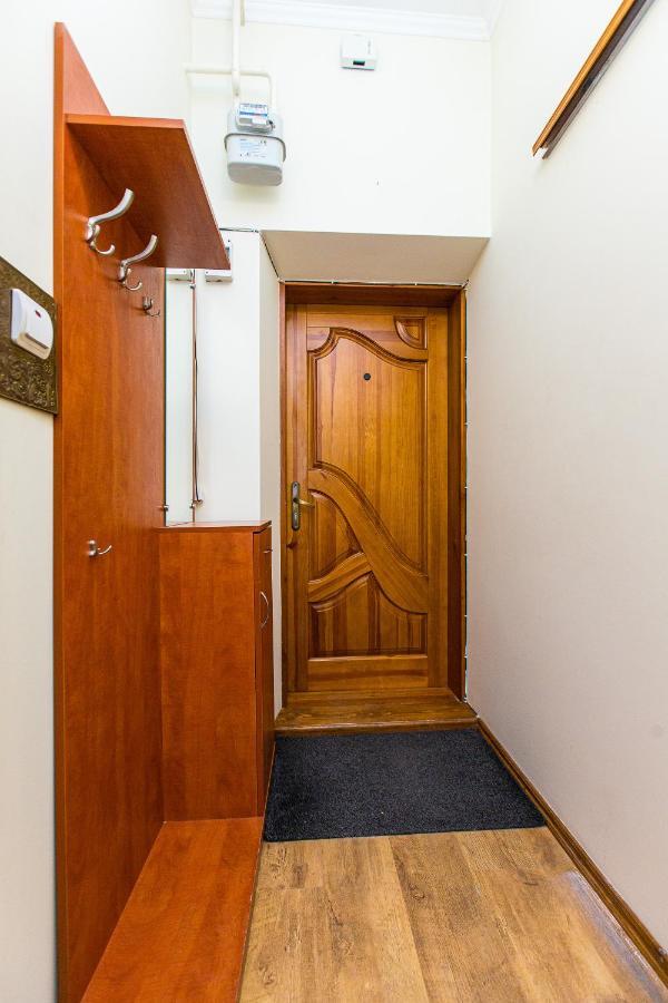 Біля Дзиги Сучасна Квартира На Вулиці Вірменській 35 Lviv Exterior foto