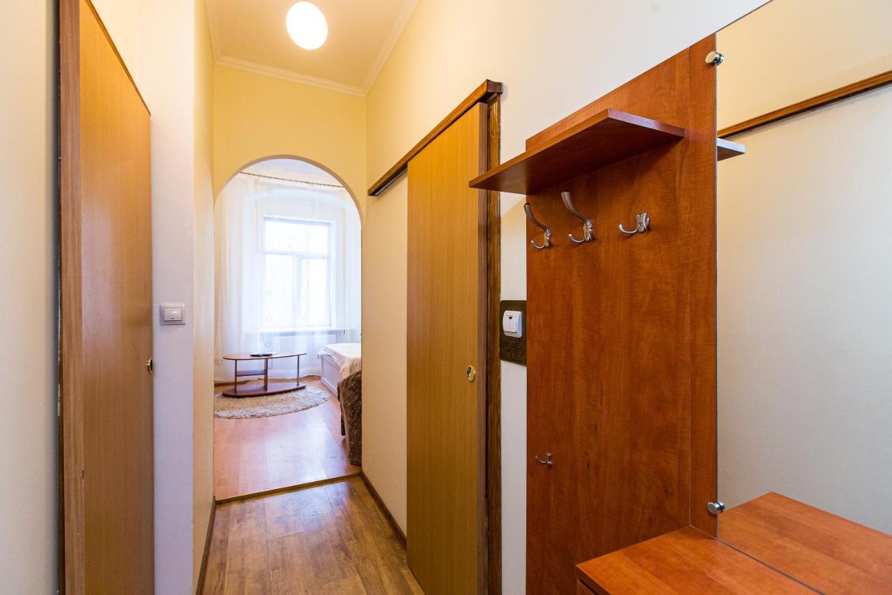 Біля Дзиги Сучасна Квартира На Вулиці Вірменській 35 Lviv Exterior foto